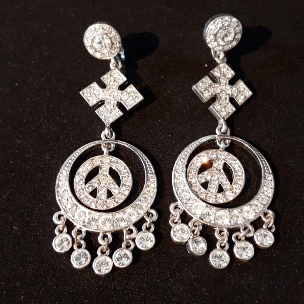 Dangling clip on earings